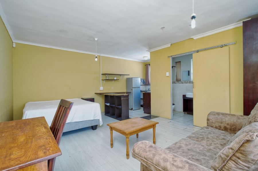 6 Bedroom Property for Sale in Summerstrand Eastern Cape